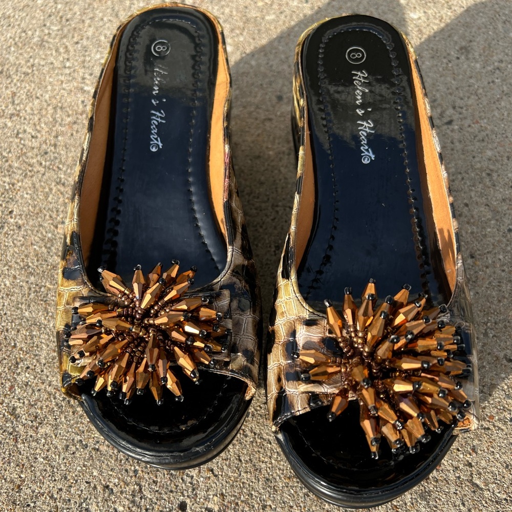 🐅Shiny Cheetah Wedged Sandals 🐅 size 8